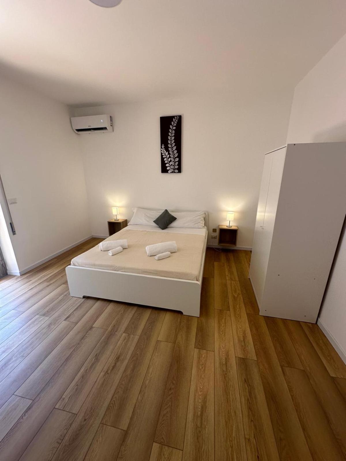 We Home Taormina Center With Parking Экстерьер фото