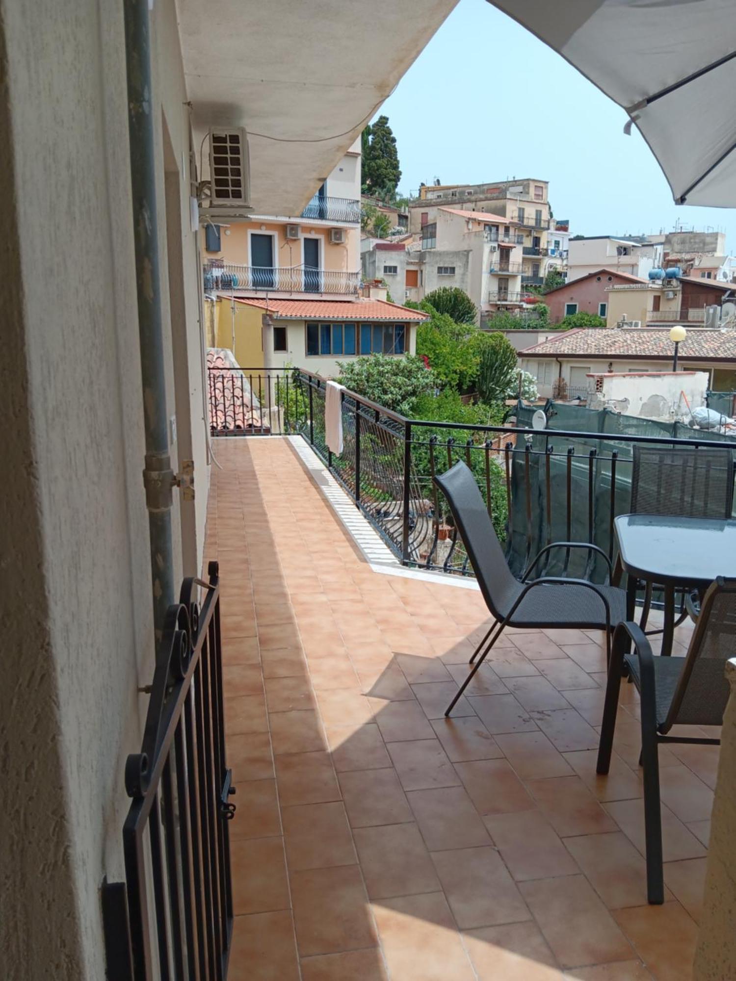 We Home Taormina Center With Parking Экстерьер фото